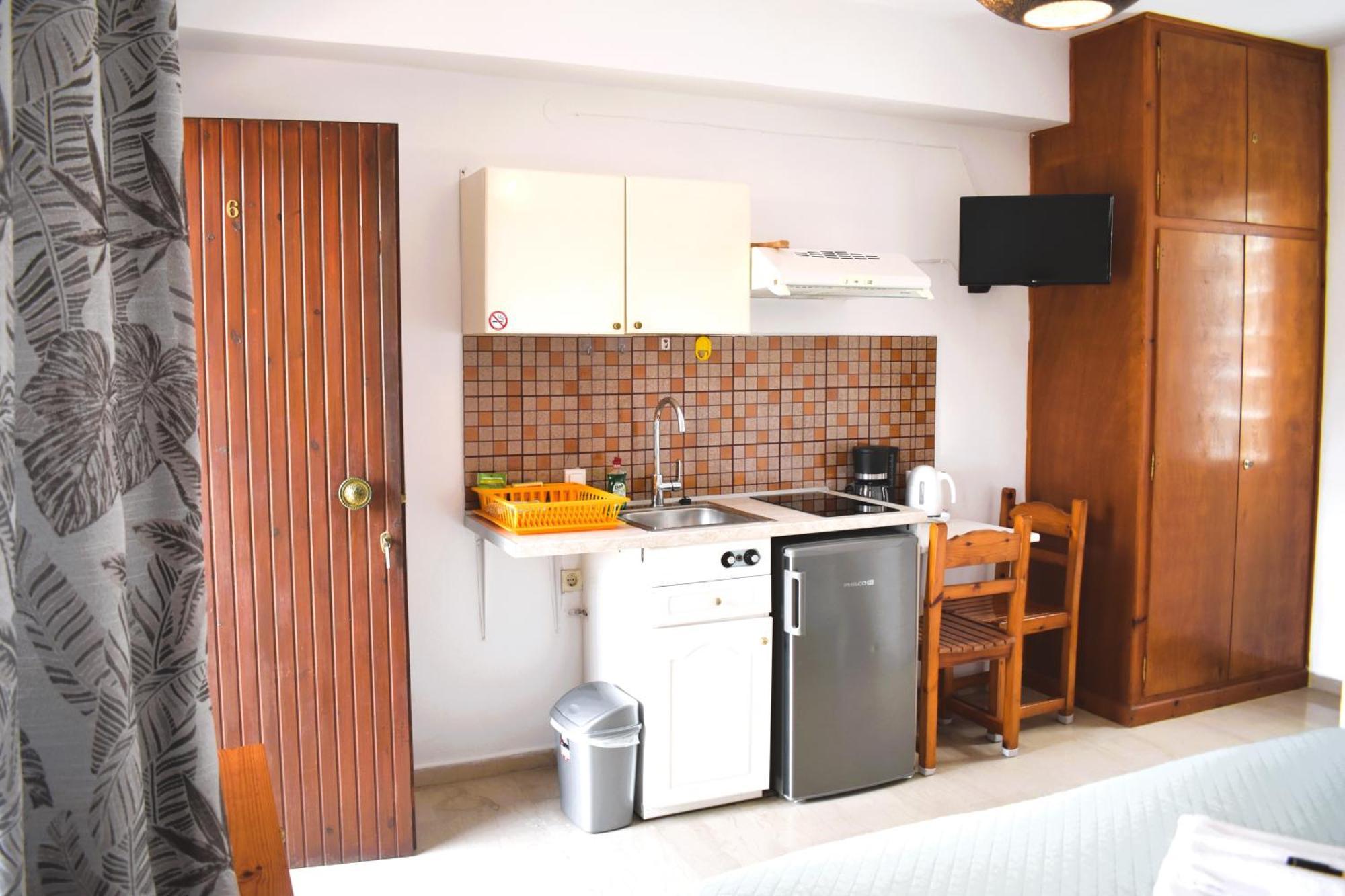 Kostas Apartments & Studios Agios Georgios Pagon Exterior photo