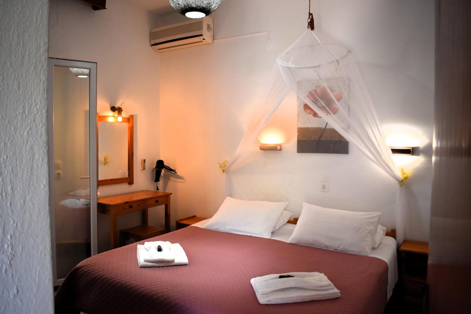 Kostas Apartments & Studios Agios Georgios Pagon Exterior photo