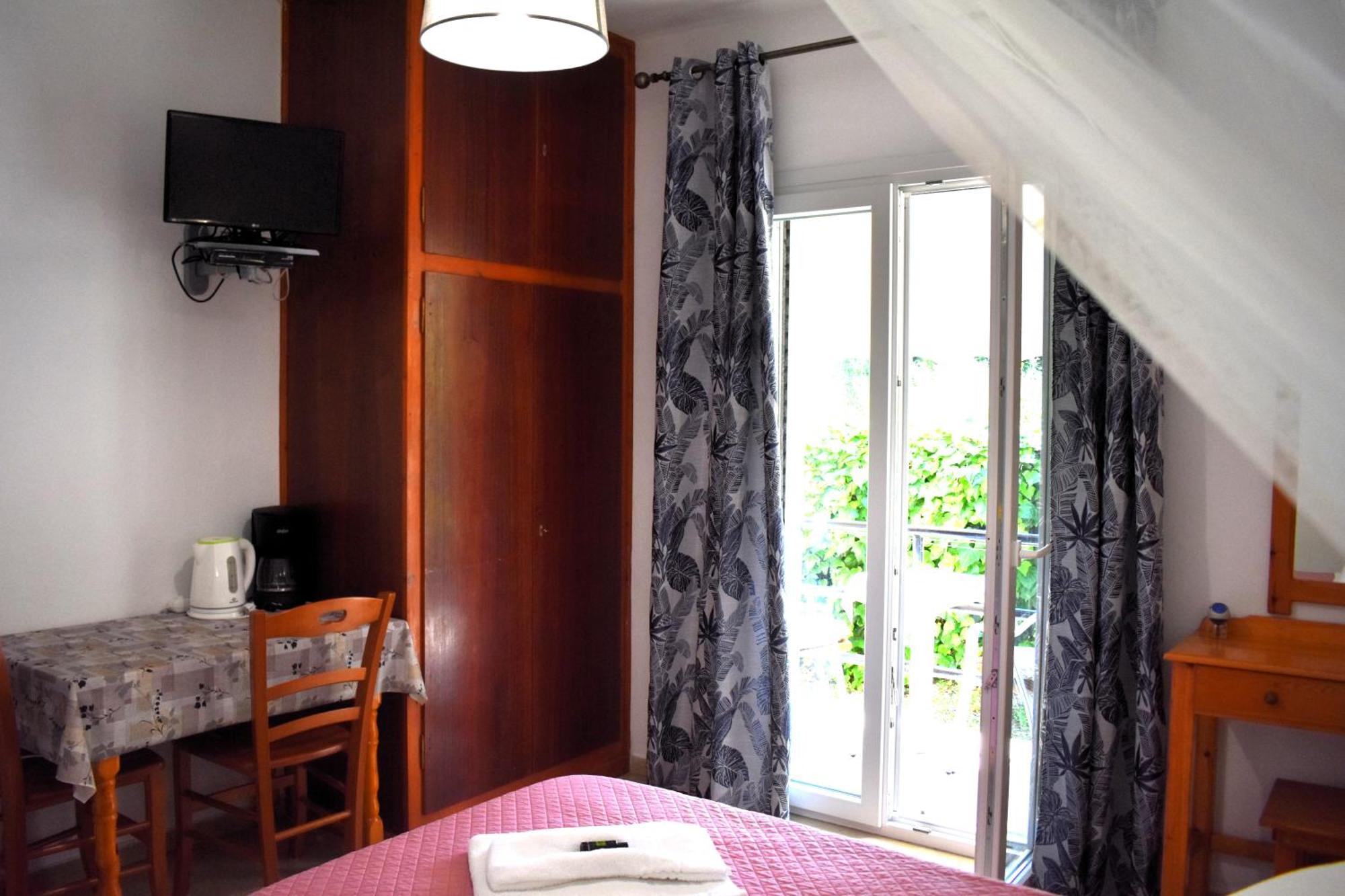 Kostas Apartments & Studios Agios Georgios Pagon Exterior photo
