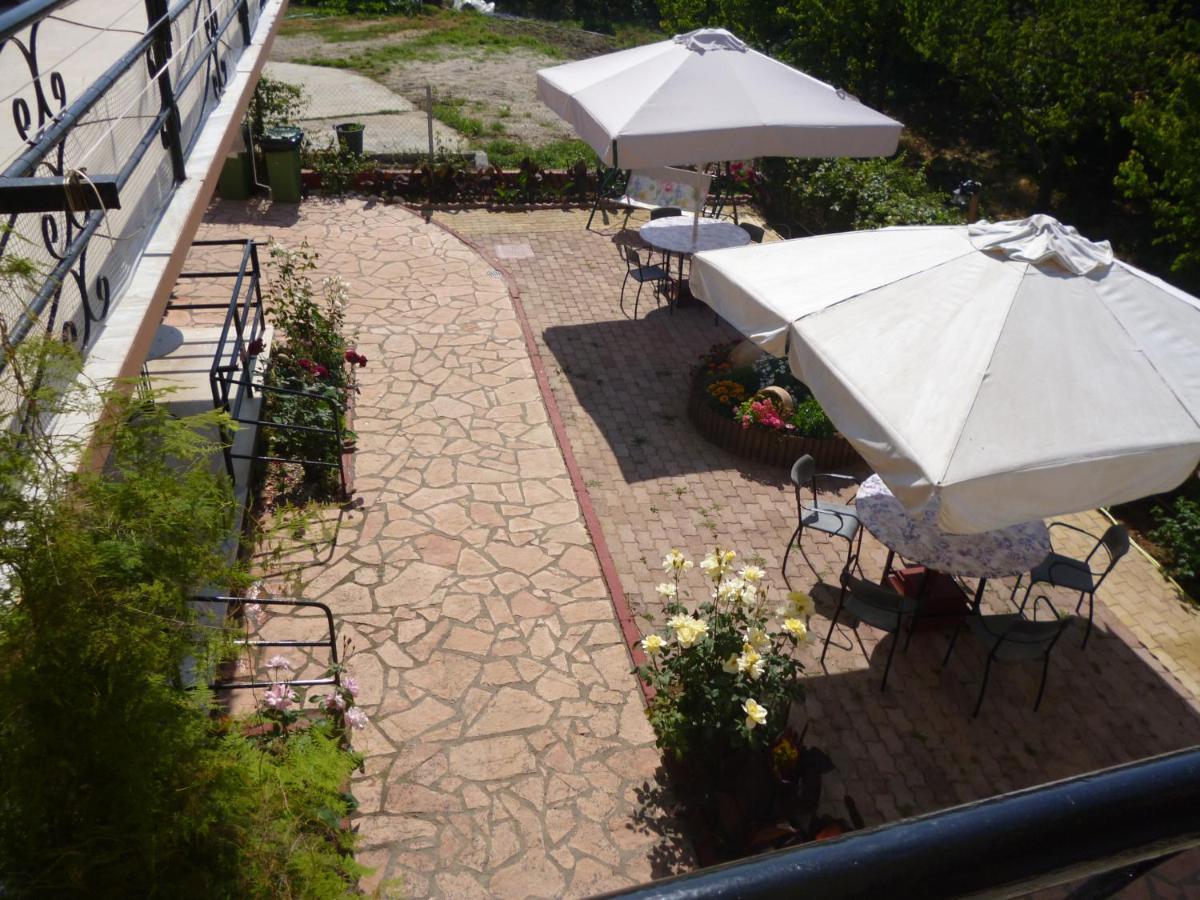 Kostas Apartments & Studios Agios Georgios Pagon Exterior photo