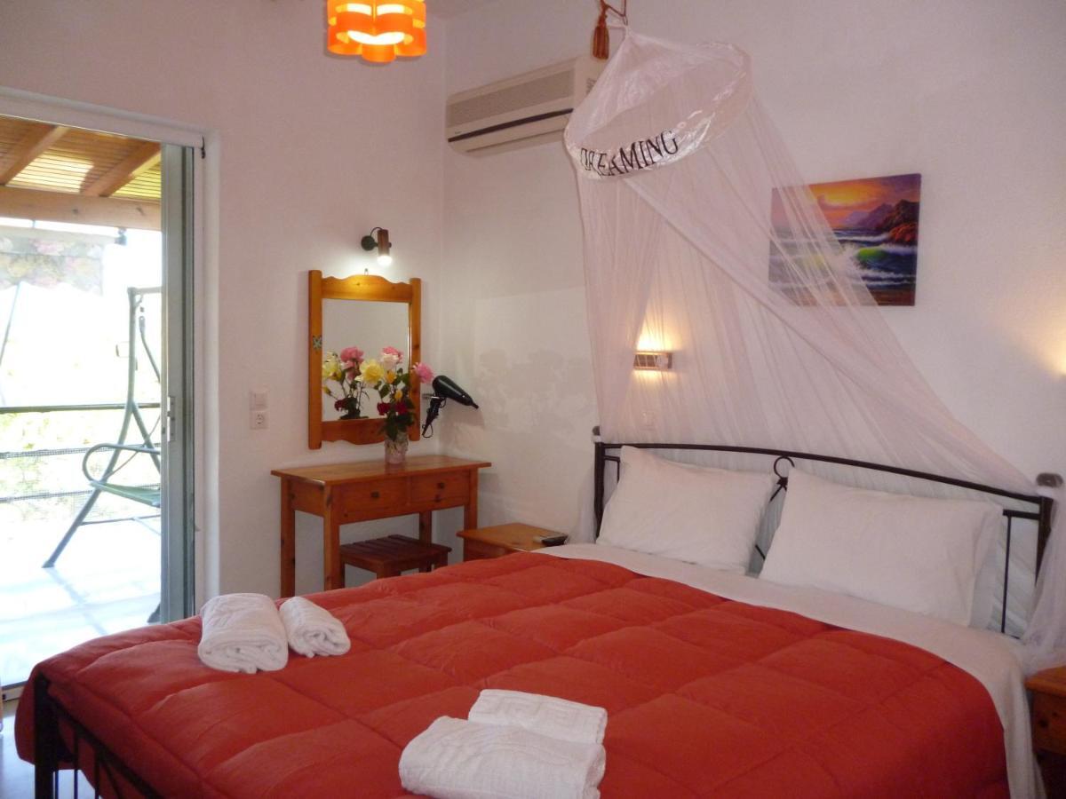 Kostas Apartments & Studios Agios Georgios Pagon Exterior photo
